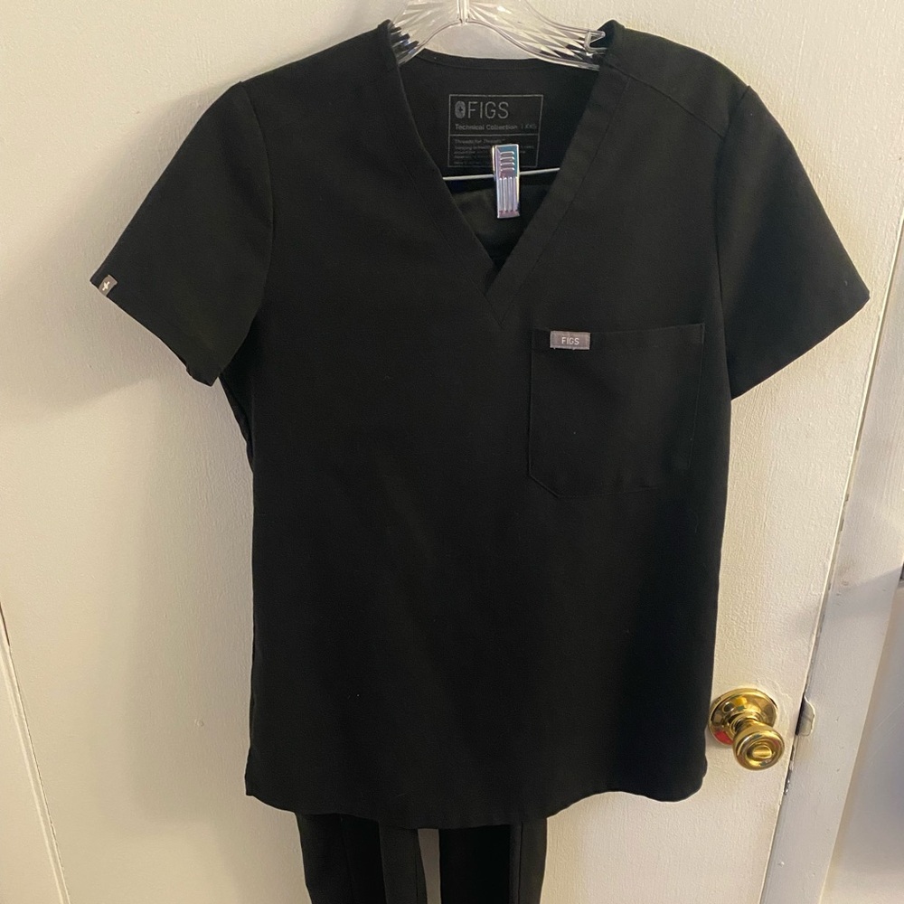 Figs Black Scrub Set